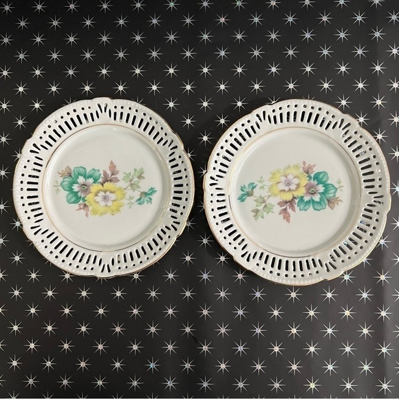 Vintage 2 Schwarzenhammer 6” plates Pierced Reticulated Floral Ribbon Bavaria - Picture 1 of 6